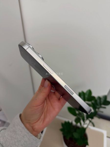 Apple iPhone 16 Pro 256 White Titanium 100% 37c 2324 фото