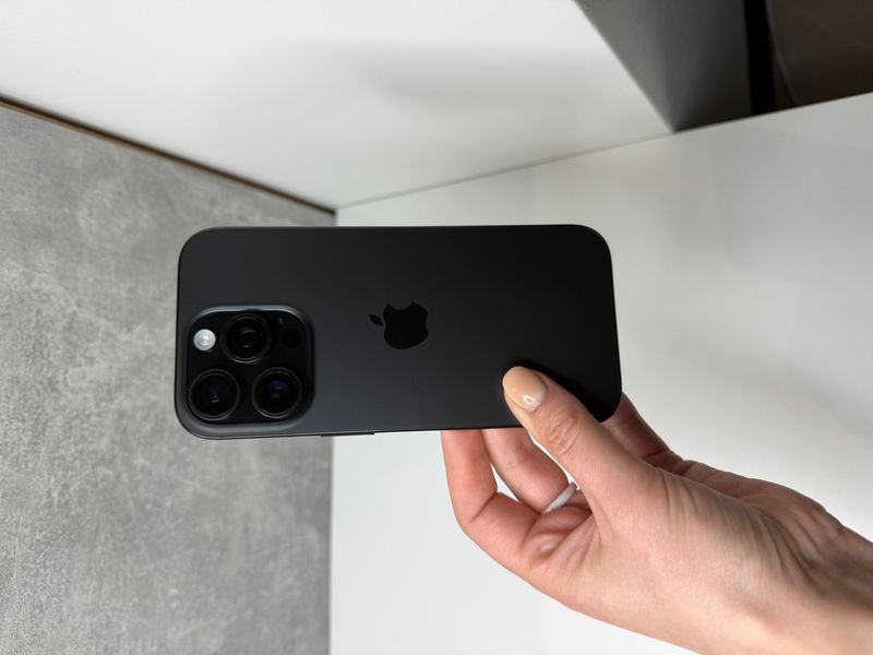 Apple iPhone 16 Pro 256 Black Titanium 97% 1417 фото