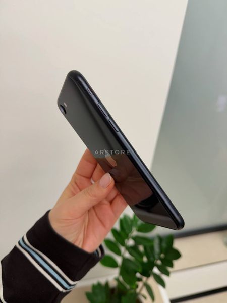 Apple iPhone SE 3 64 Black Never  8062 фото