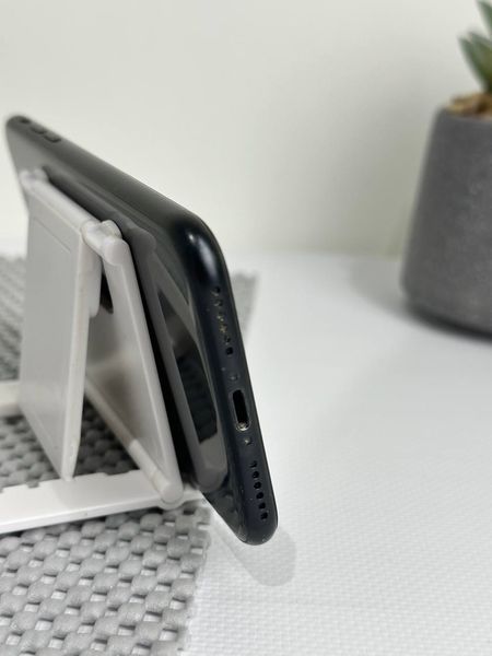 iPhone SE 128 Black Never 93% 1392 фото