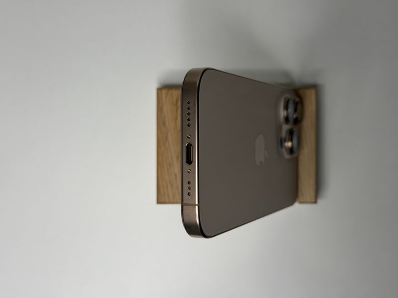 Apple iPhone 16 Pro 256 Desert Titanium 6095 фото